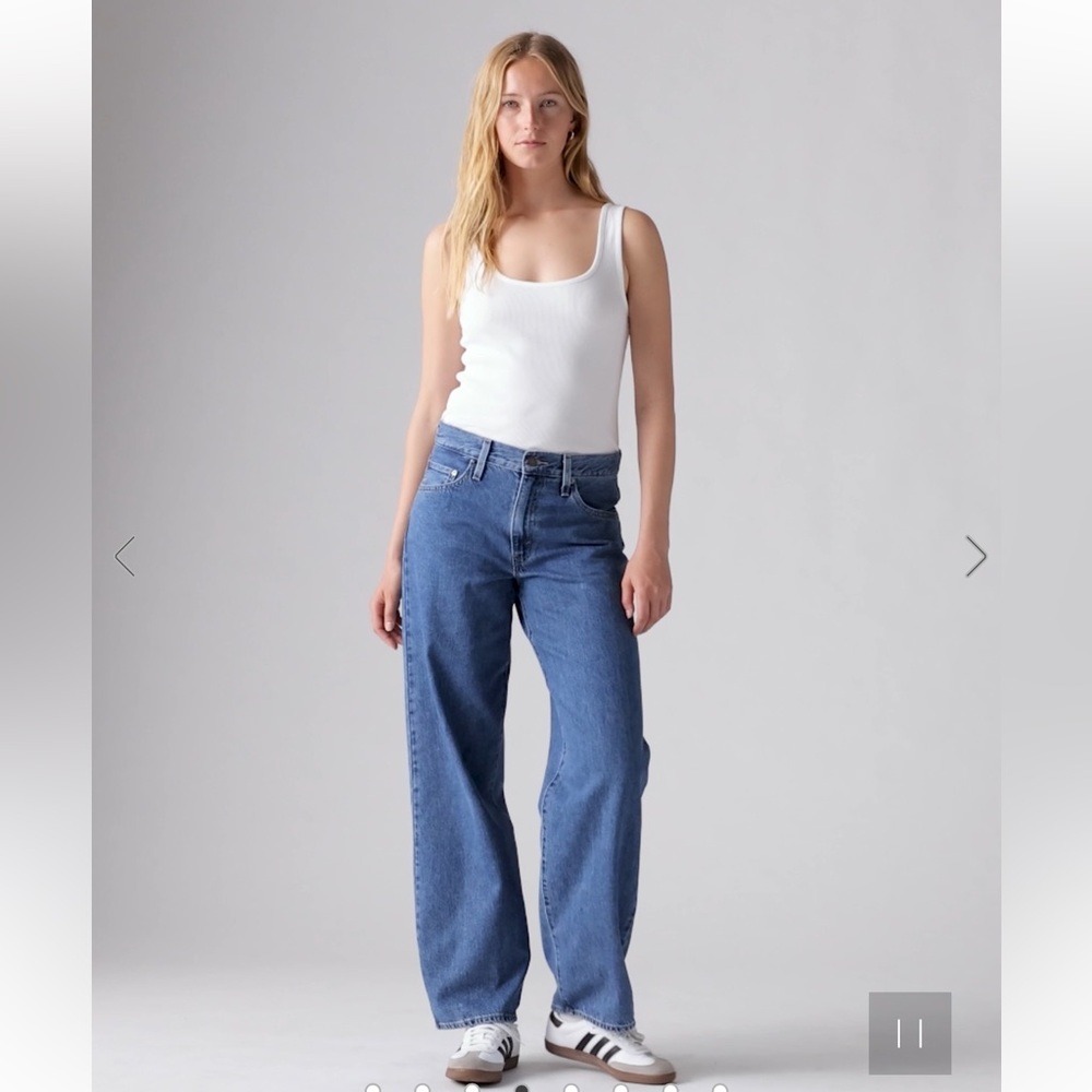 Levi's Women’s Baggy Dad Jeans in Medium Blue Wash